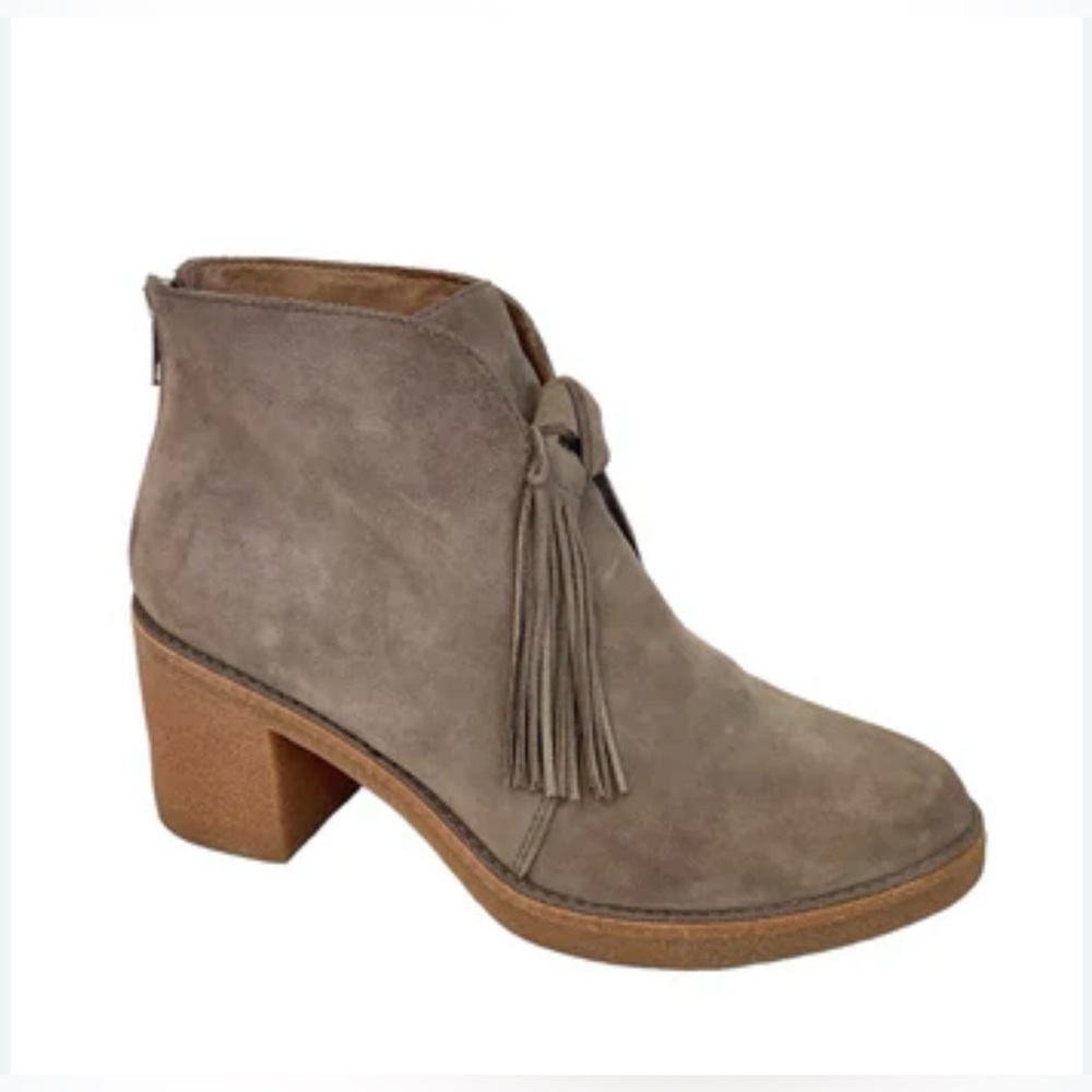 UGG Corin ankle boot